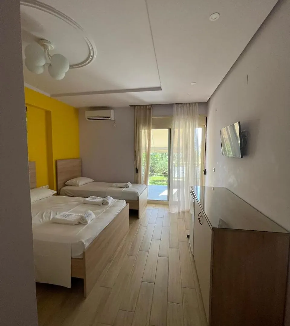 Antonis Hotel Himare Fshat