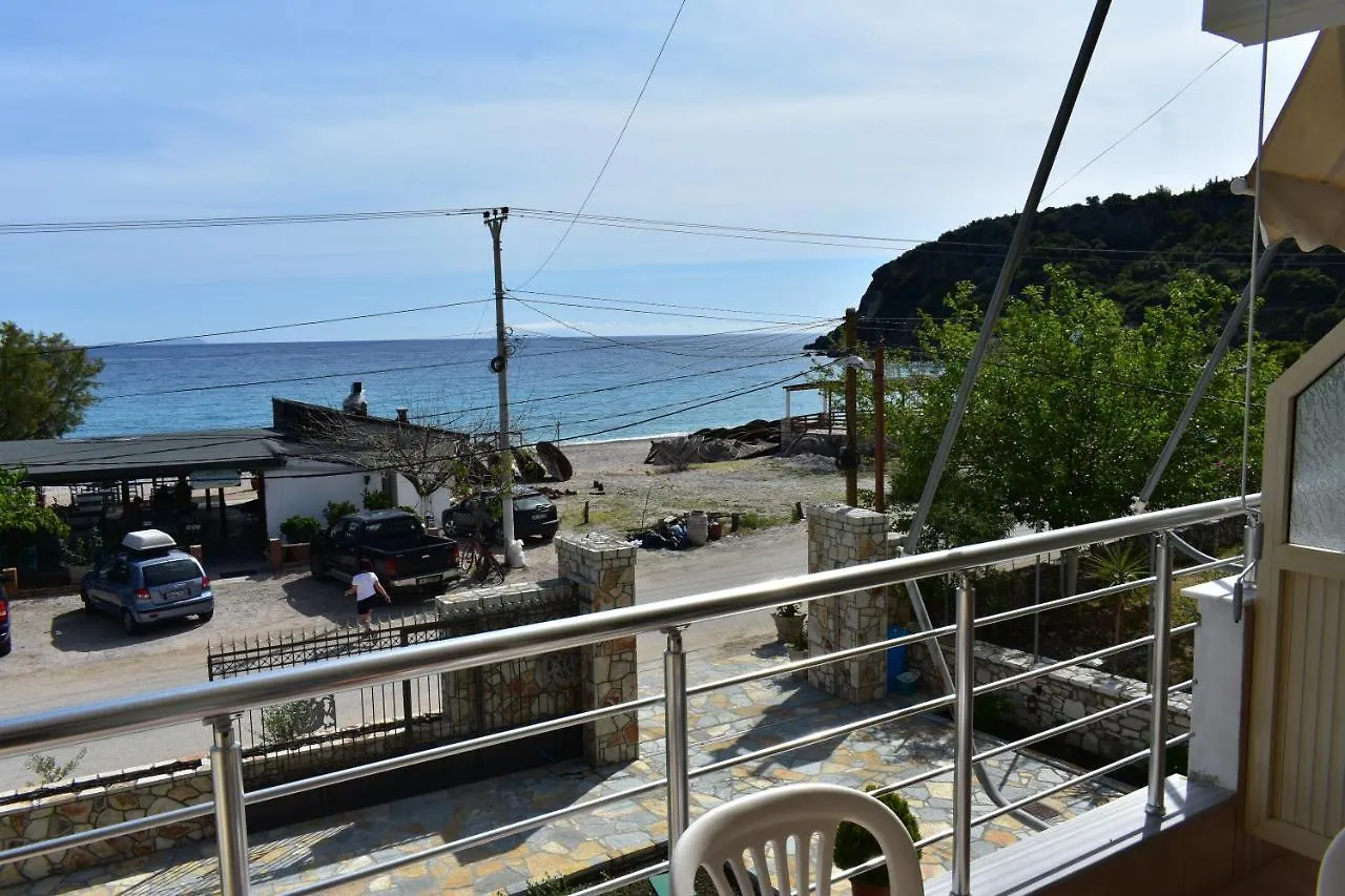 Antonis Hotel Himare Fshat 3*,  Albania