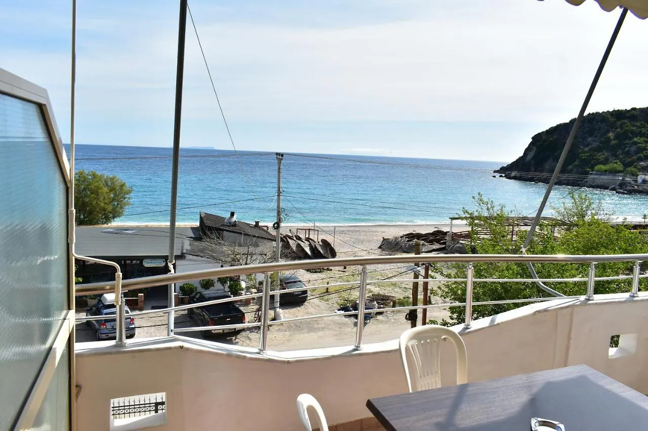 Antonis Hotel Himare Fshat