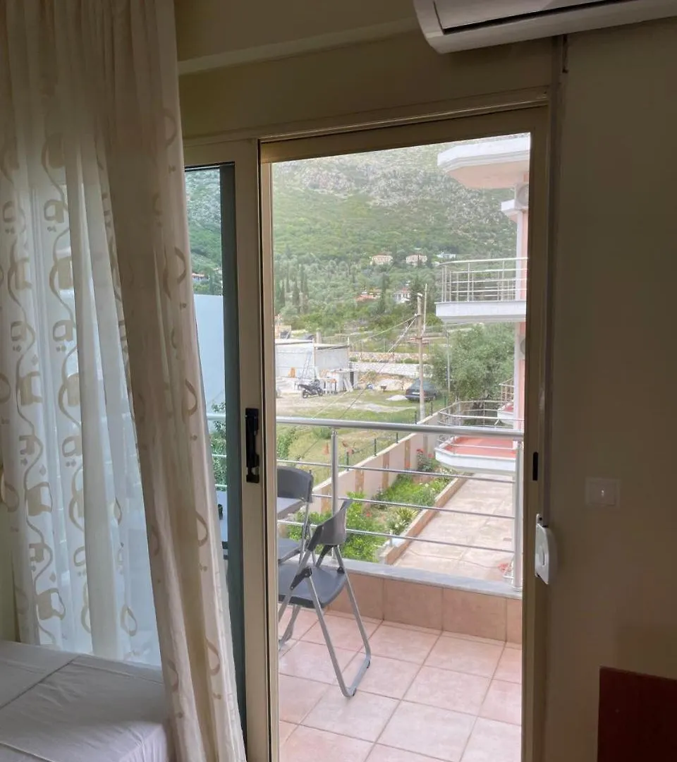 Antonis Hotel Himare Fshat
