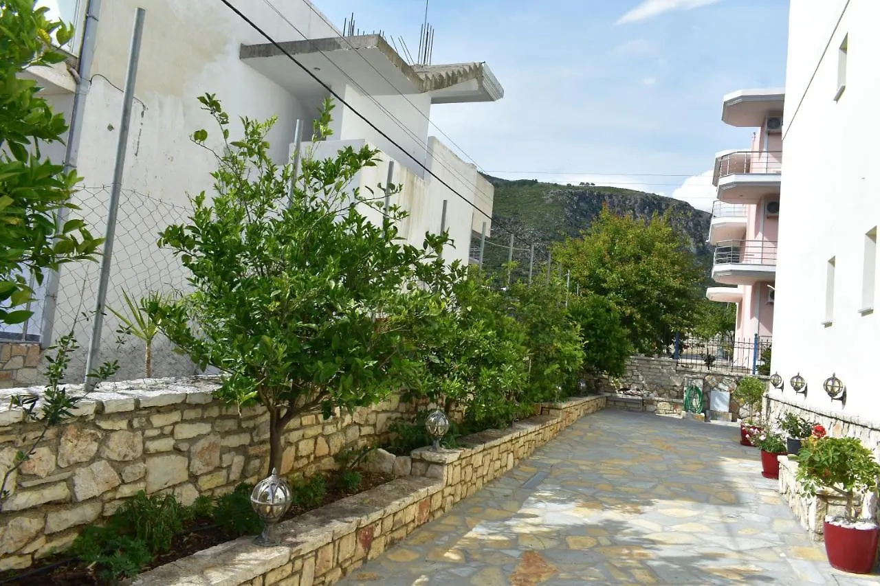 Antonis Hotel Himare Fshat
