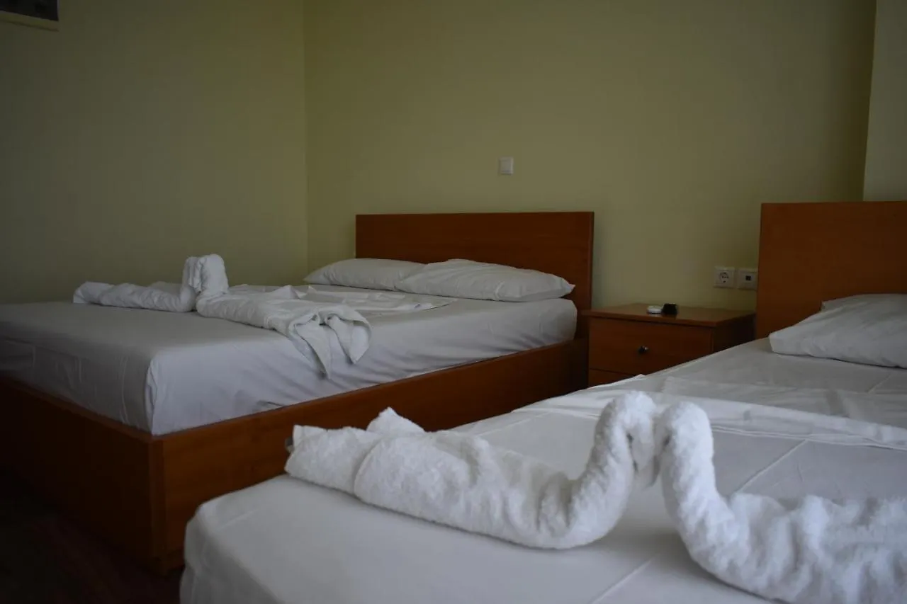 Antonis Hotel Himare Fshat